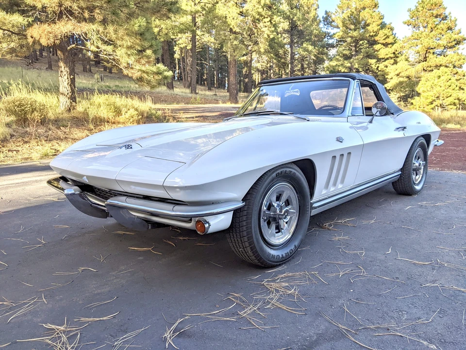 1965 Chevrolet Corvette C2 - Image 23 of 31
