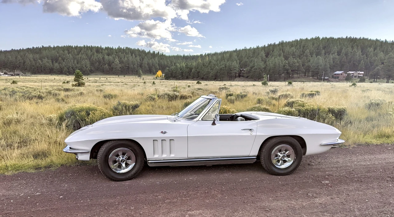 1965 Chevrolet Corvette C2 - Image 8 of 31