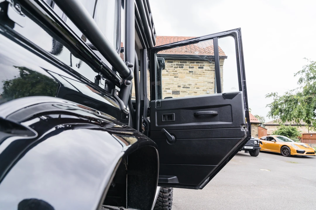 2014 Land Rover Defender 110 - Image 7 of 31