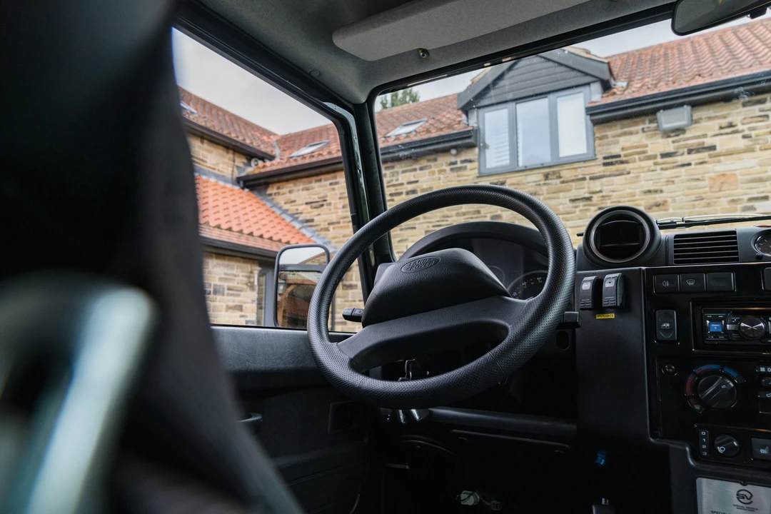 2014 Land Rover Defender 110 - Image 30 of 31