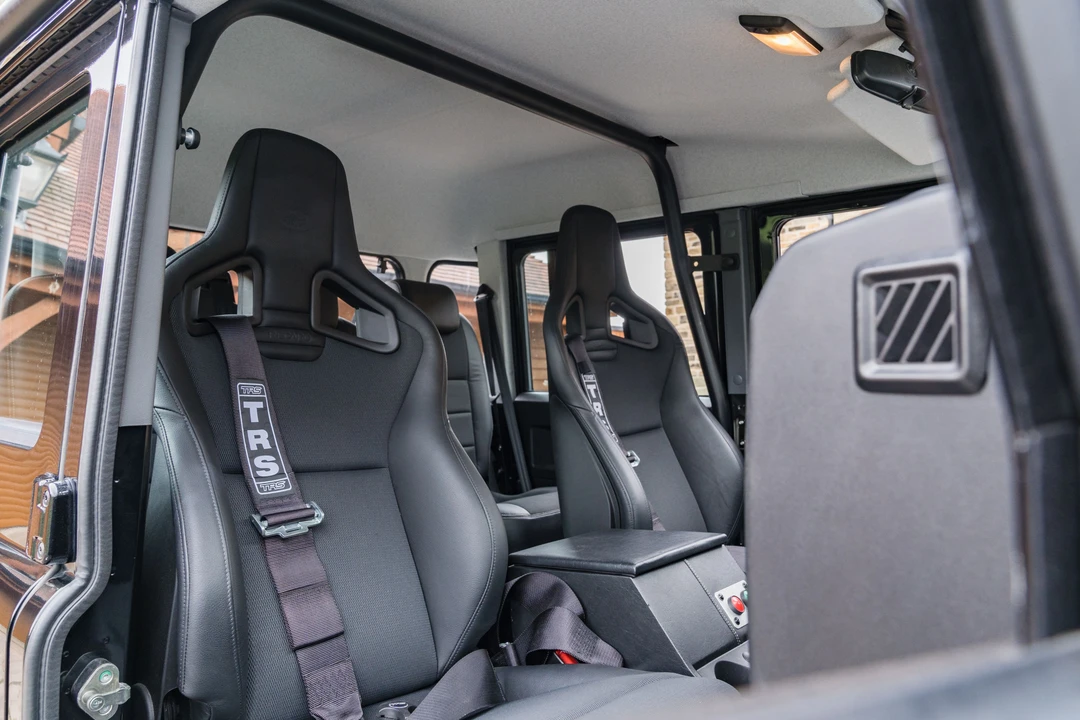 2014 Land Rover Defender 110 - Image 19 of 31