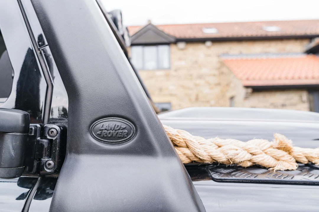 2014 Land Rover Defender 110 - Image 5 of 31