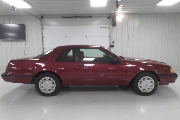 1988 Ford Thunderbird 9th Gen - Image 3 of 8