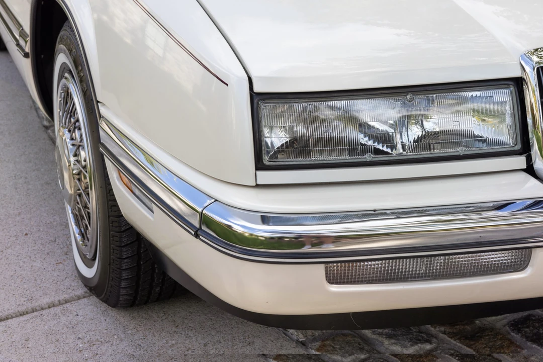 1990 Buick Riviera 4th-7th Gen - Image 22 of 31