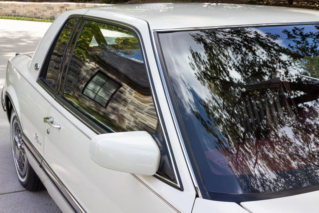 1990 Buick Riviera 4th-7th Gen - Image 24 of 31