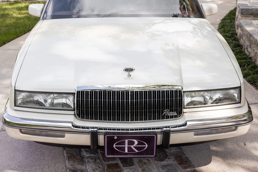 1990 Buick Riviera 4th-7th Gen - Image 20 of 31
