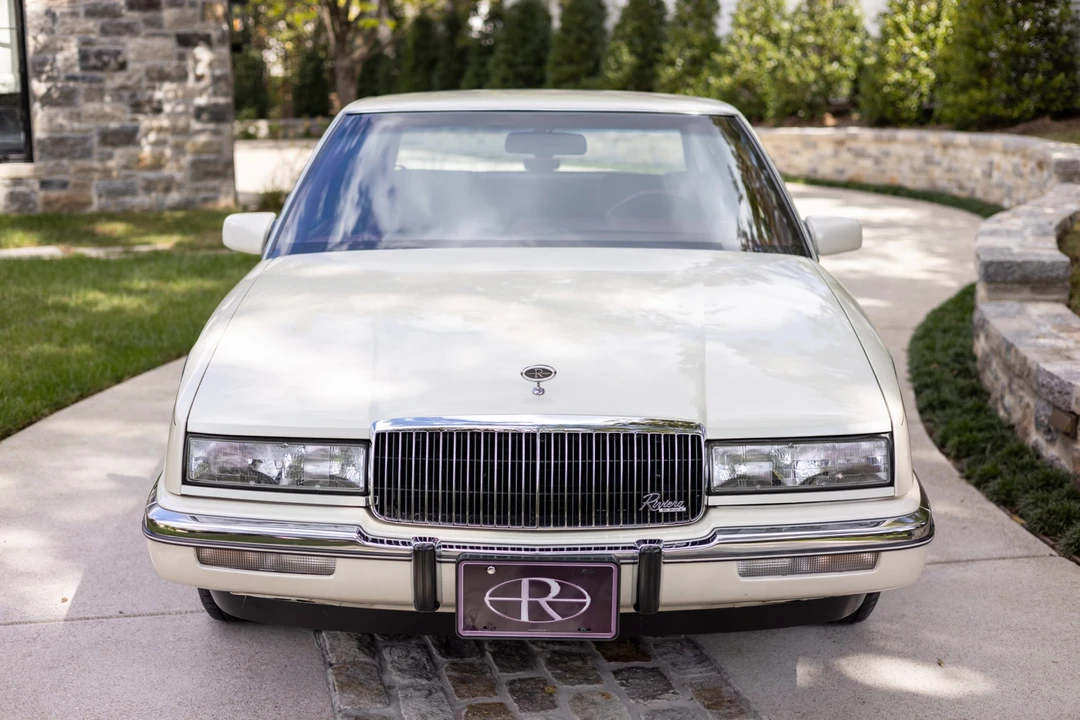 1990 Buick Riviera 4th-7th Gen - Image 3 of 31