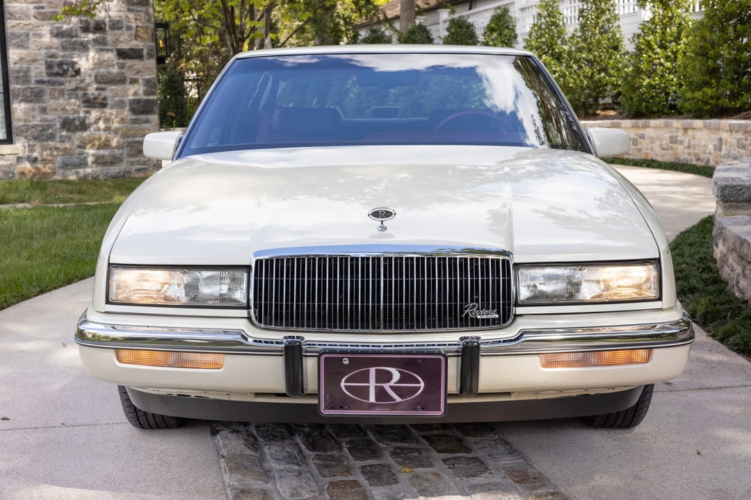 1990 Buick Riviera 4th-7th Gen - Image 4 of 31