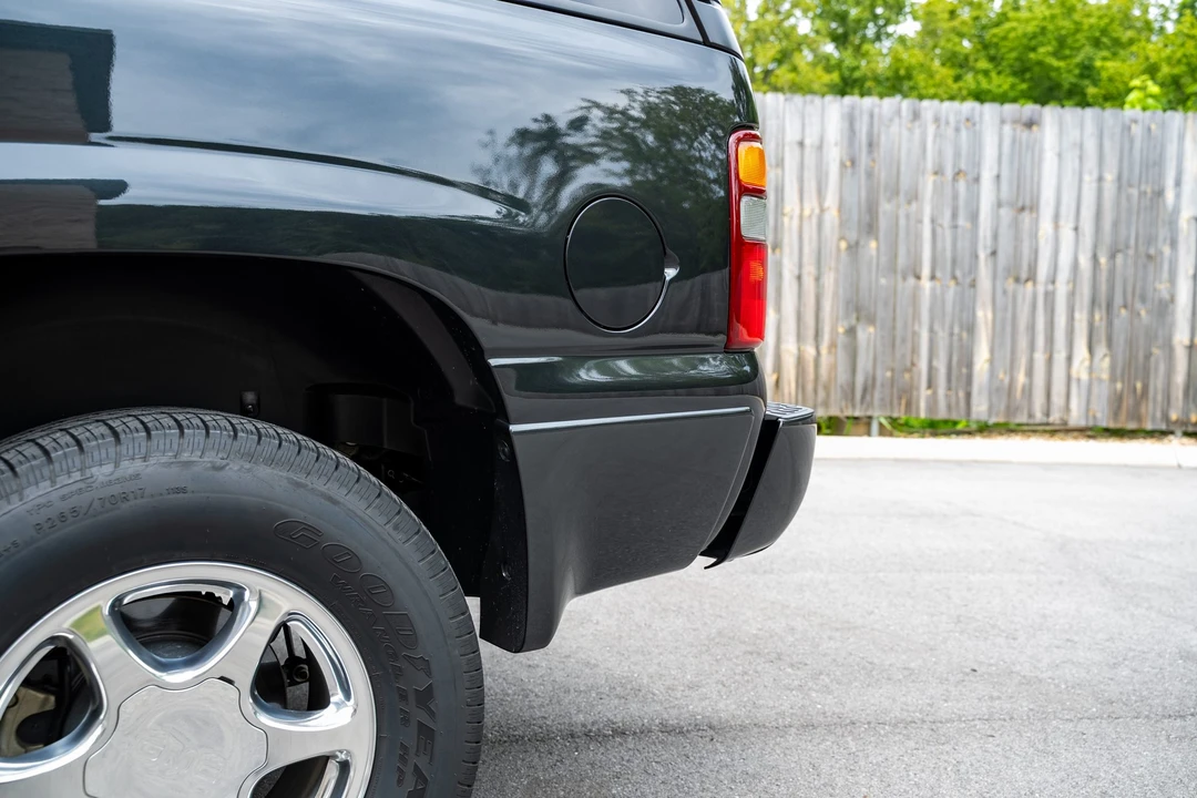 2003 GMC Yukon 2nd Gen - Image 27 of 31