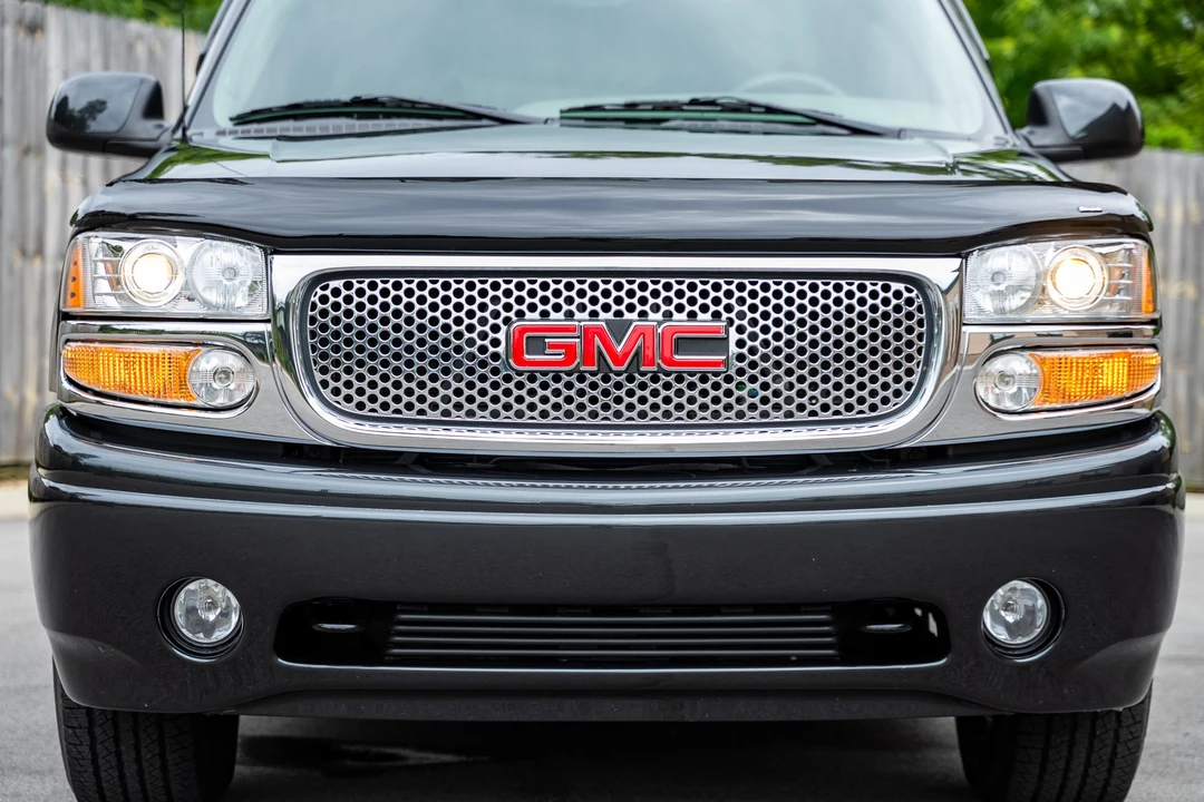 2003 GMC Yukon 2nd Gen - Image 15 of 31