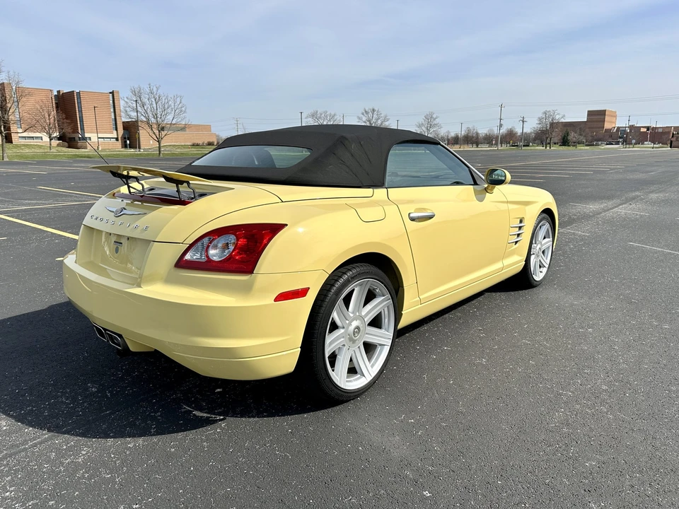 2005 Chrysler Crossfire - Image 20 of 31
