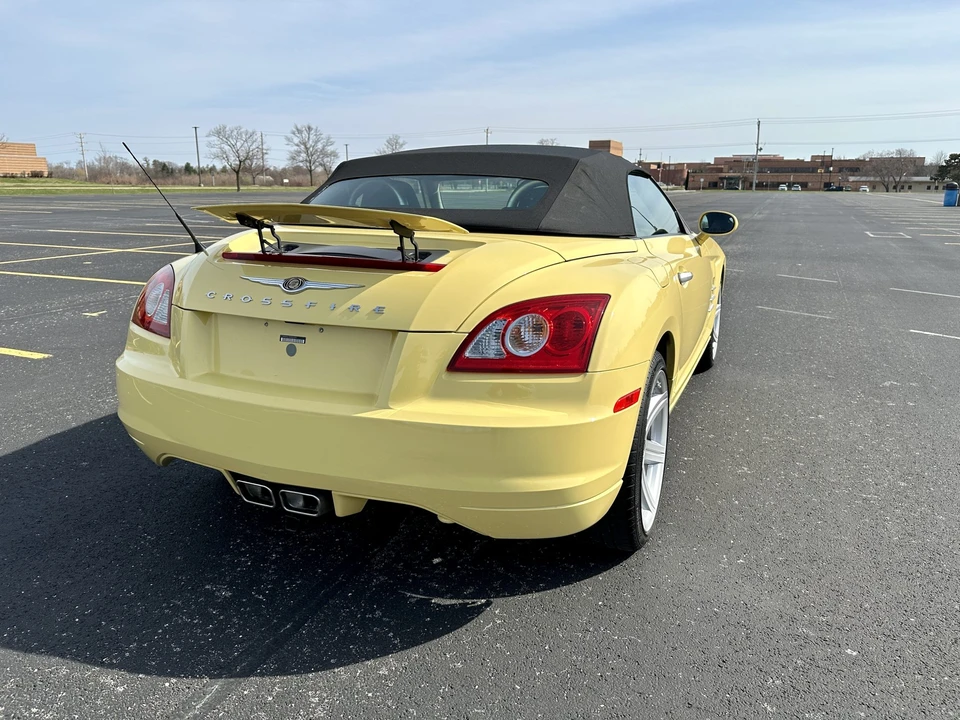 2005 Chrysler Crossfire - Image 18 of 31
