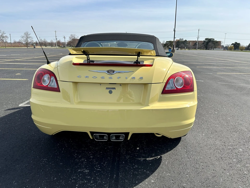 2005 Chrysler Crossfire - Image 16 of 31