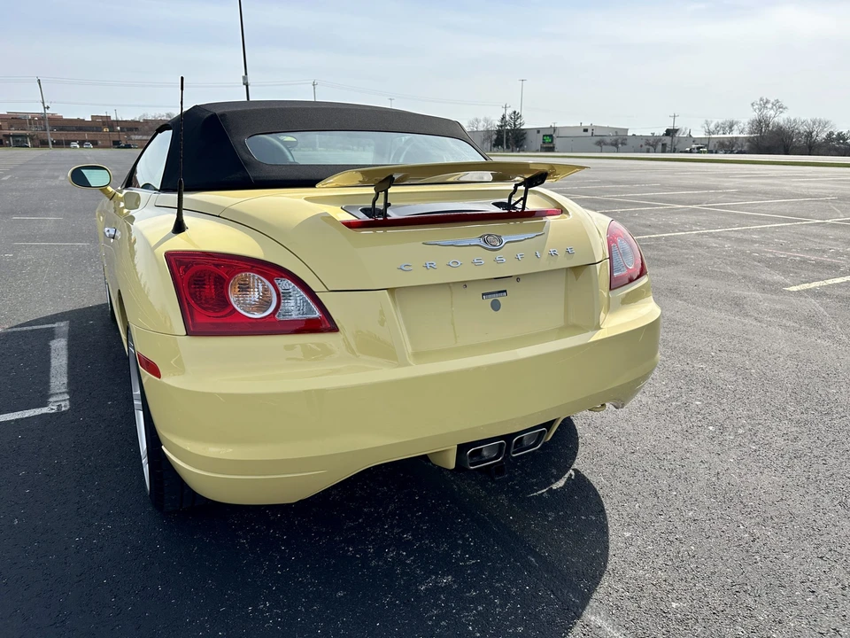 2005 Chrysler Crossfire - Image 14 of 31