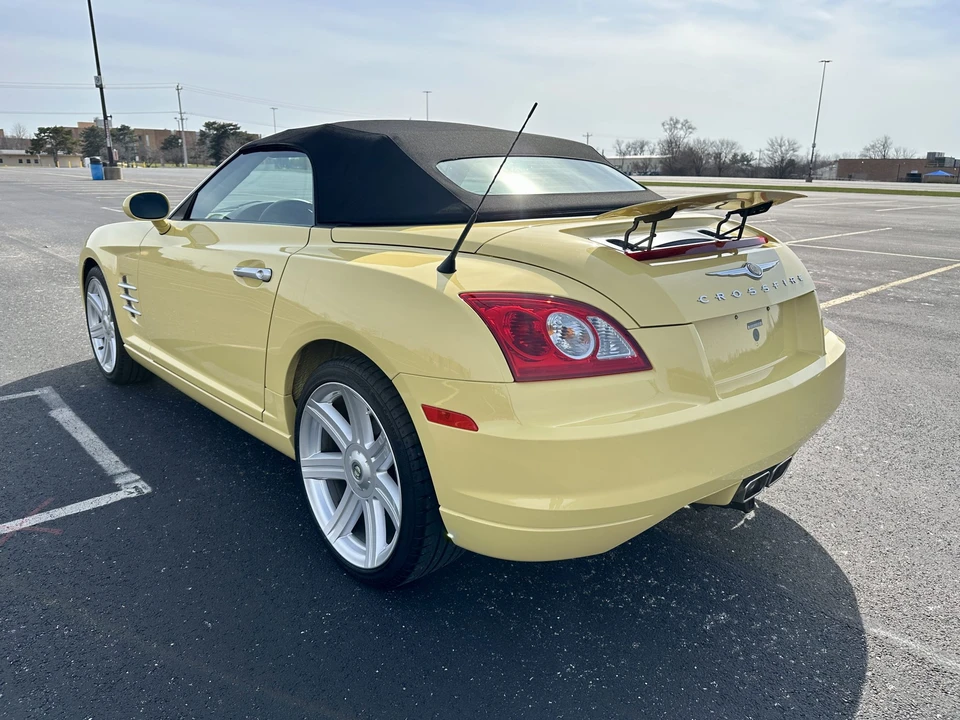 2005 Chrysler Crossfire - Image 12 of 31