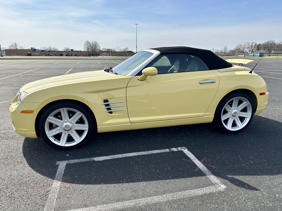 2005 Chrysler Crossfire - Image 8 of 31