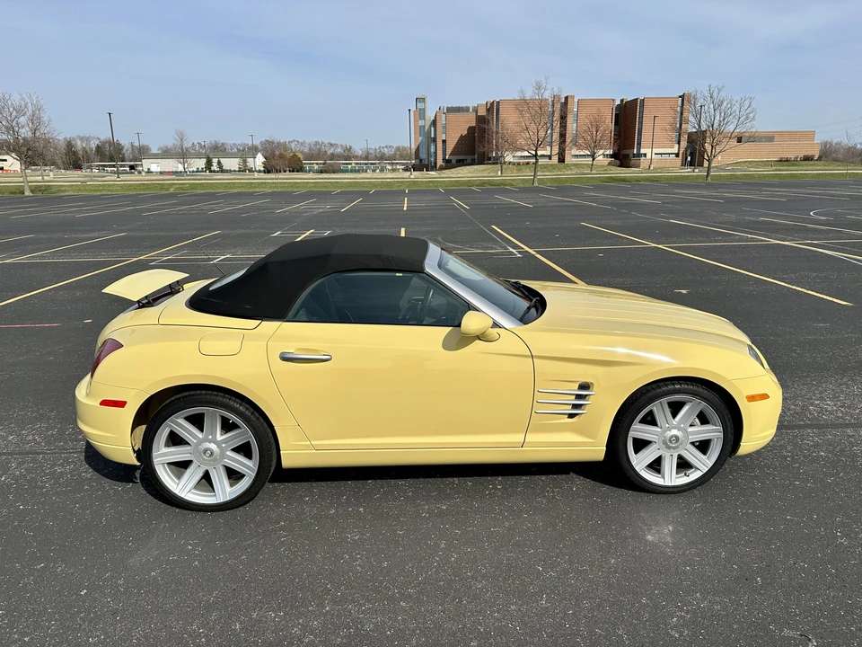 2005 Chrysler Crossfire - Image 23 of 31