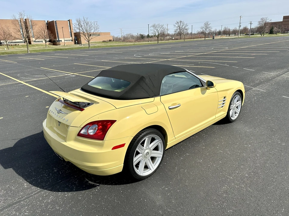 2005 Chrysler Crossfire - Image 19 of 31