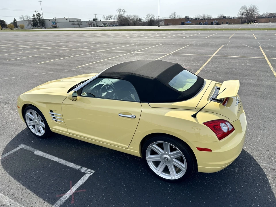 2005 Chrysler Crossfire - Image 11 of 31