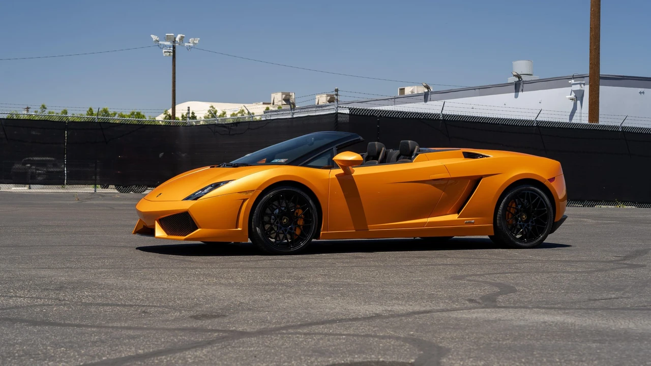 2010 Lamborghini Gallardo LP560-4 - Image 2 of 31