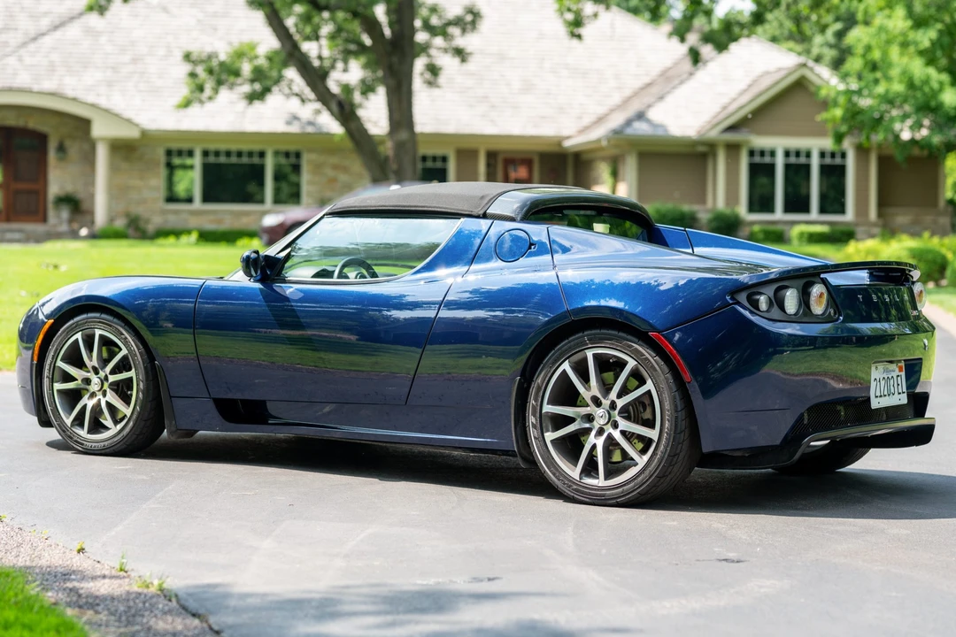 2010 Tesla Roadster - Image 7 of 31