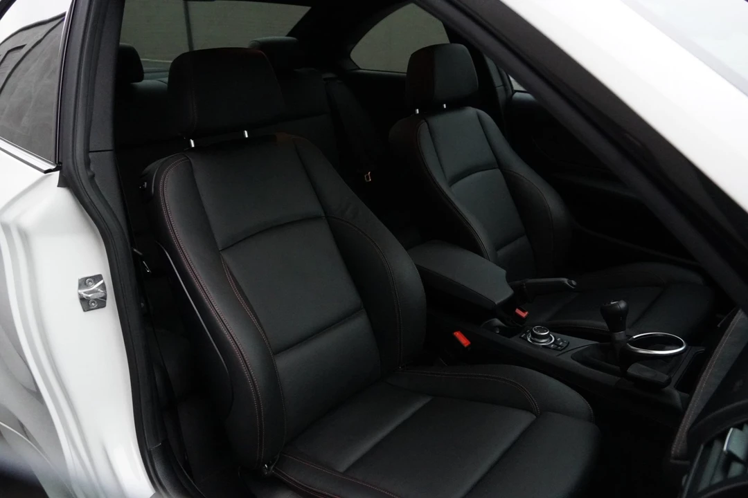 2011 BMW 1M - Image 4 of 8