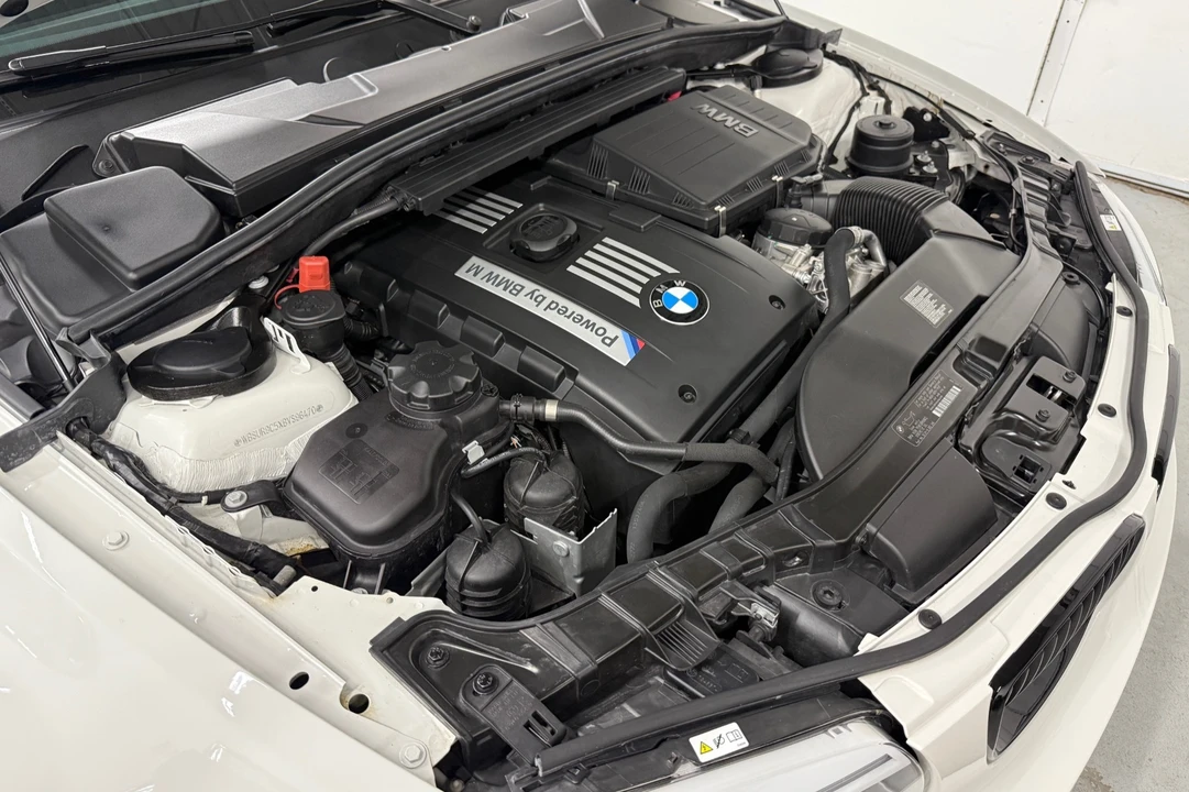 2011 BMW 1M - Image 6 of 8