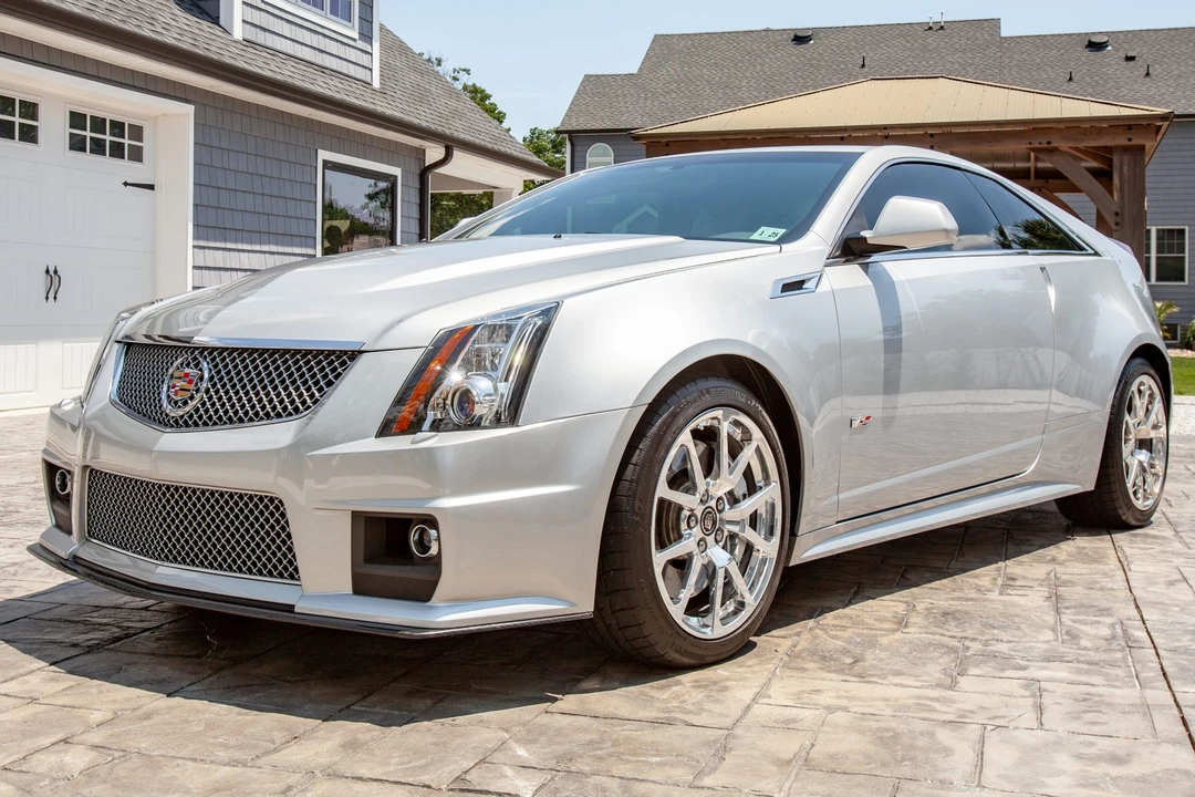 2011 Cadillac CTS-V 2nd Gen - Image 2 of 31