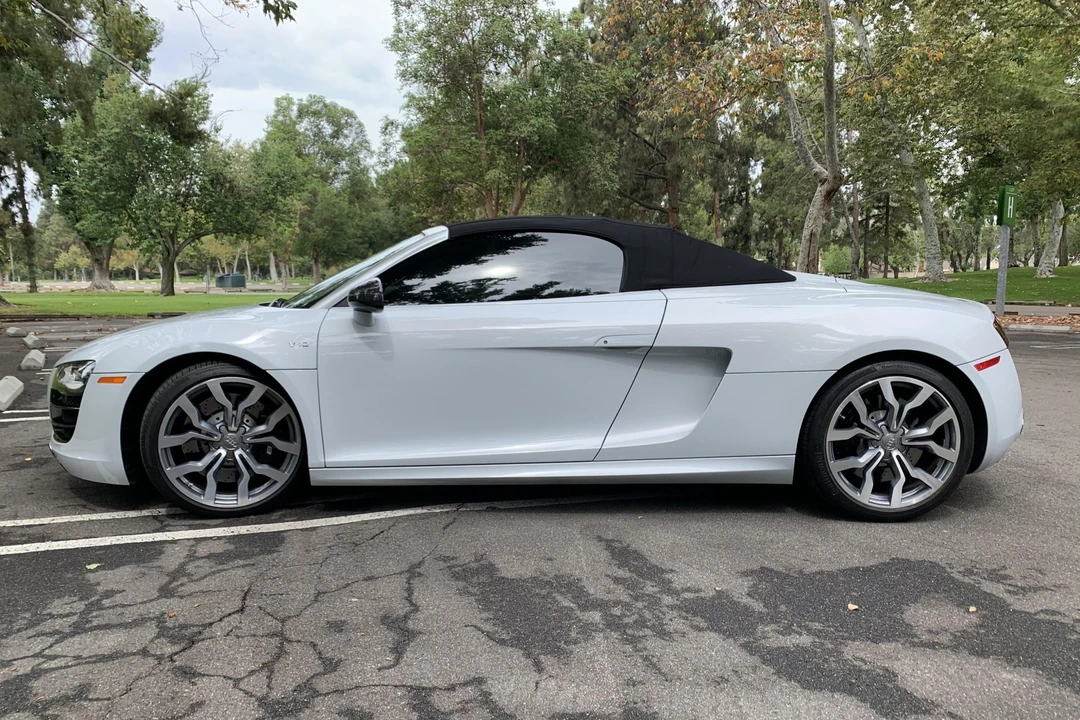 2012 Audi 42 R8 - Image 9 of 31