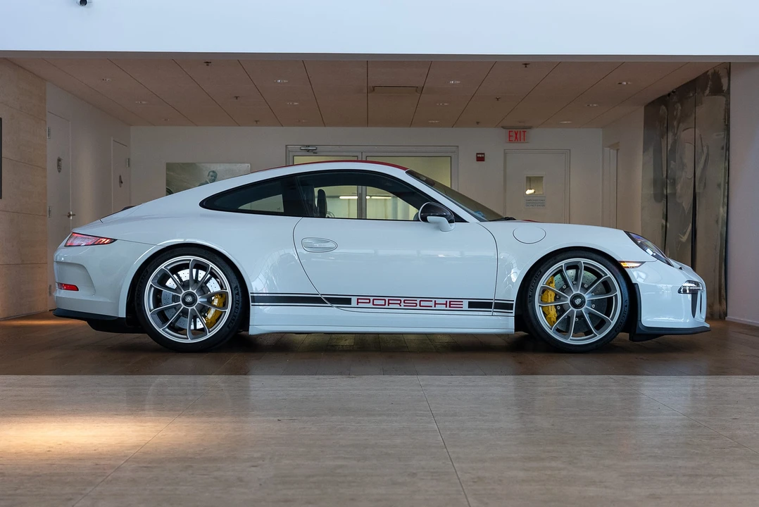 2016 Porsche 991 R - Image 28 of 31