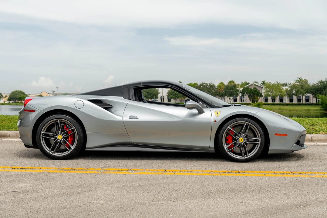 2018 Ferrari 488 Spider - Image 15 of 31