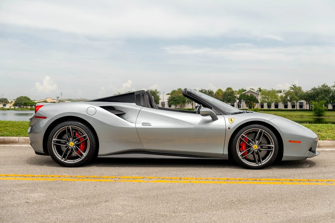 2018 Ferrari 488 Spider - Image 14 of 31