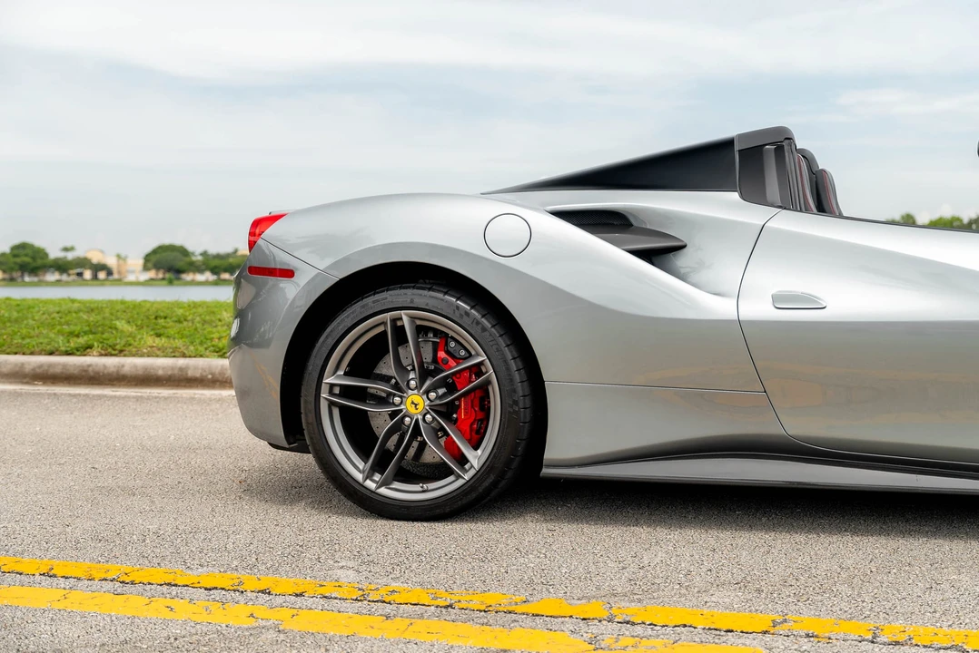 2018 Ferrari 488 Spider - Image 21 of 31