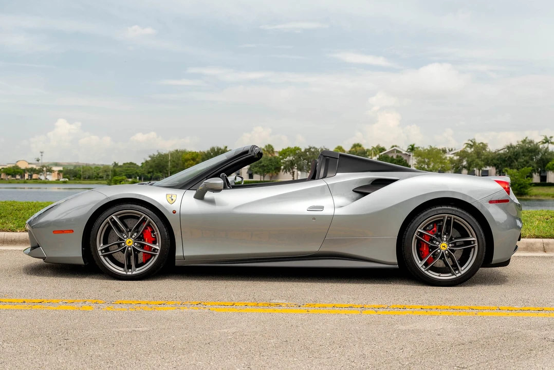 2018 Ferrari 488 Spider - Image 8 of 31