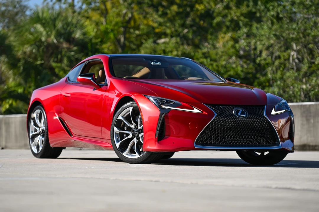 2018 Lexus LC - Image 2 of 31