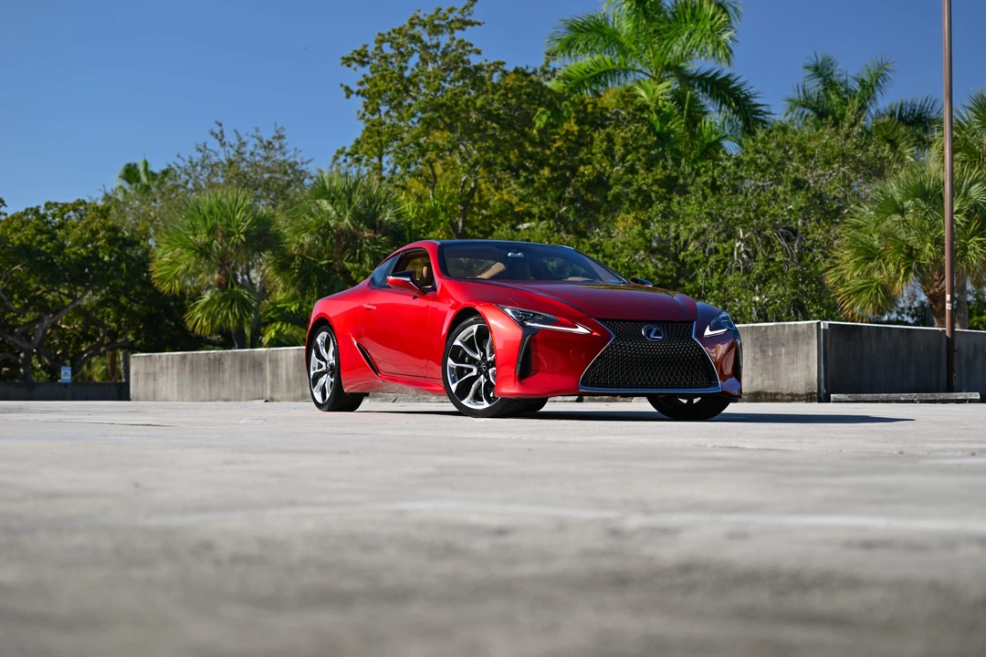 2018 Lexus LC - Image 4 of 31