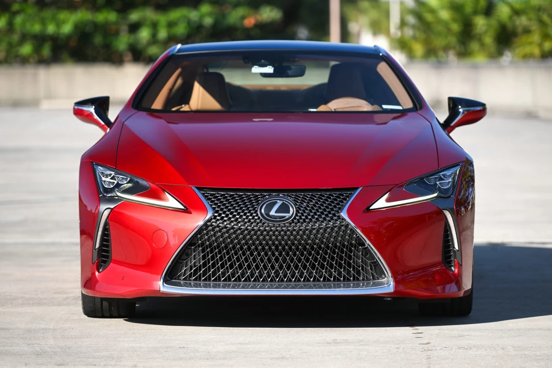 2018 Lexus LC - Image 8 of 31