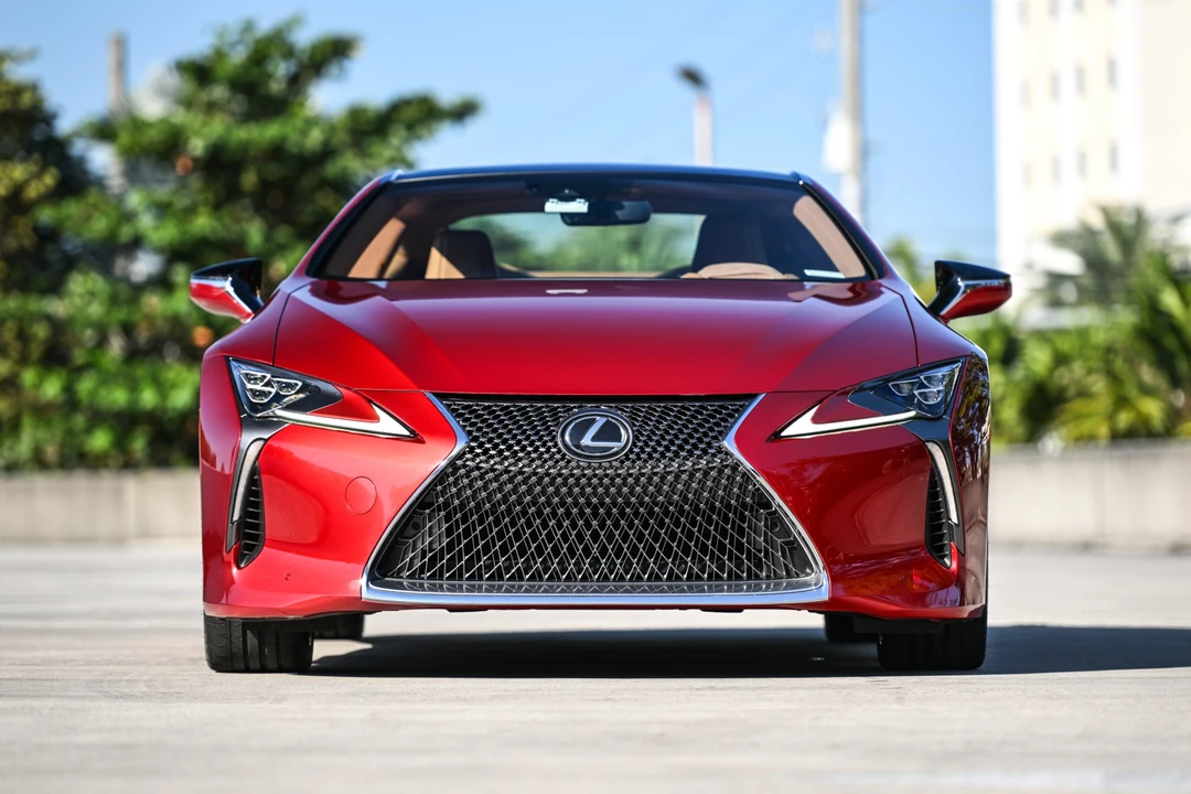 2018 Lexus LC - Image 9 of 31