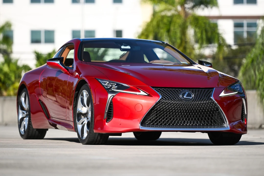 2018 Lexus LC - Image 11 of 31