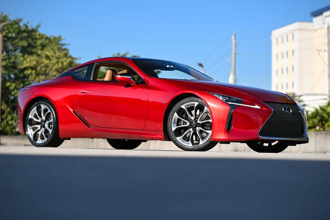 2018 Lexus LC - Image 14 of 31