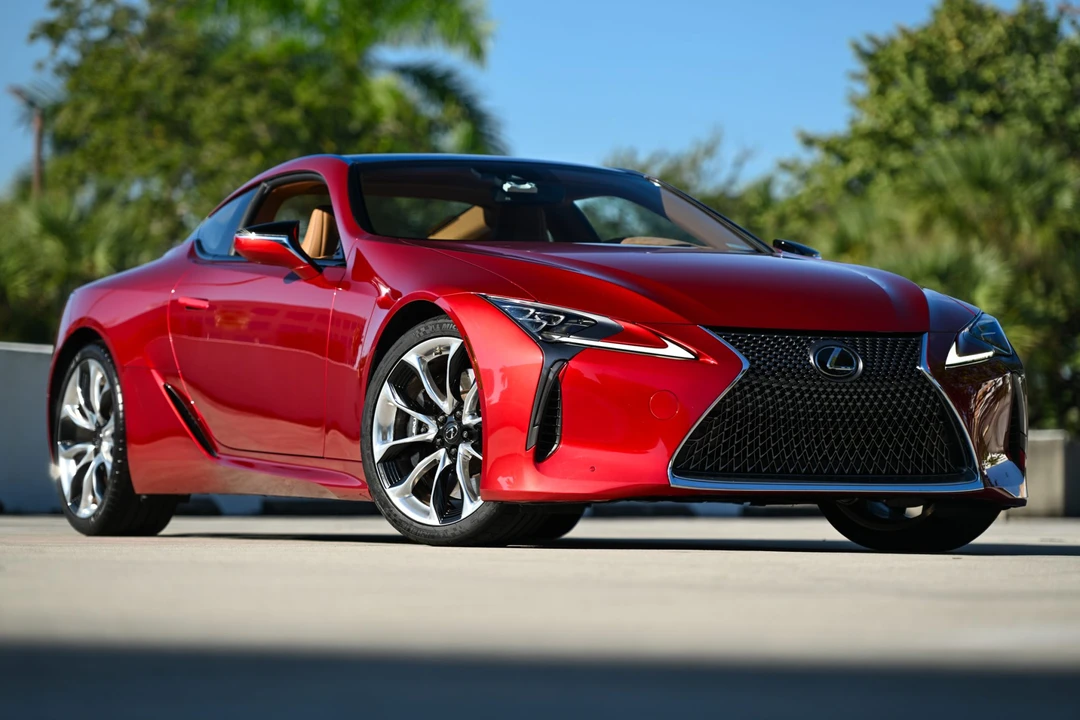 2018 Lexus LC - Image 15 of 31