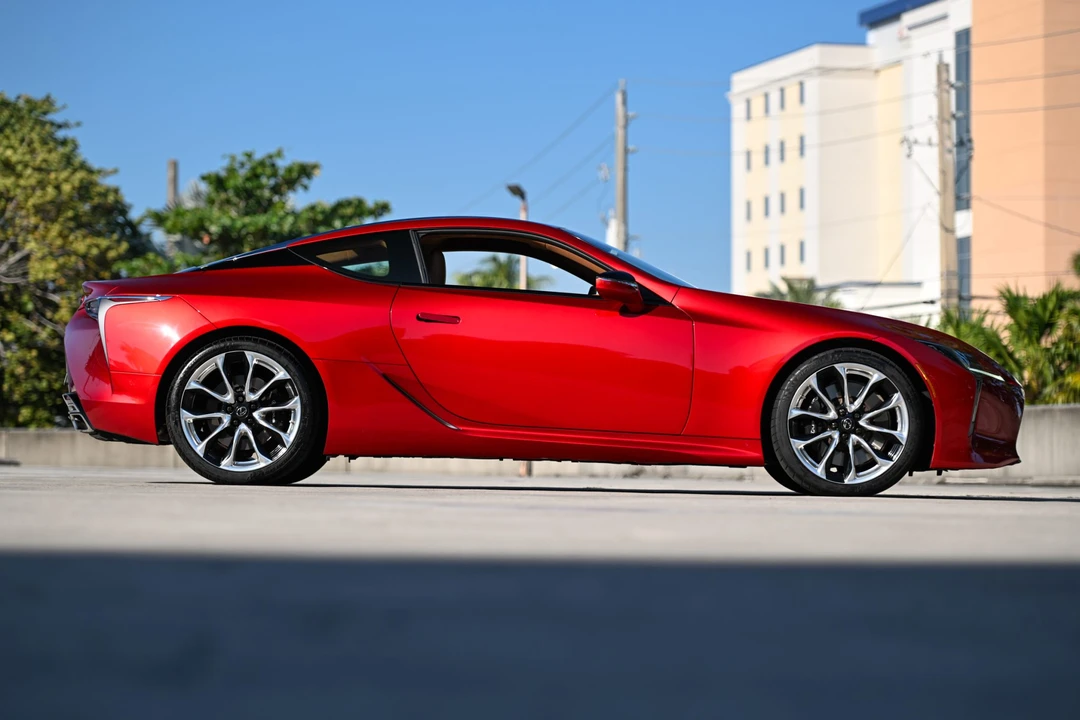 2018 Lexus LC - Image 18 of 31