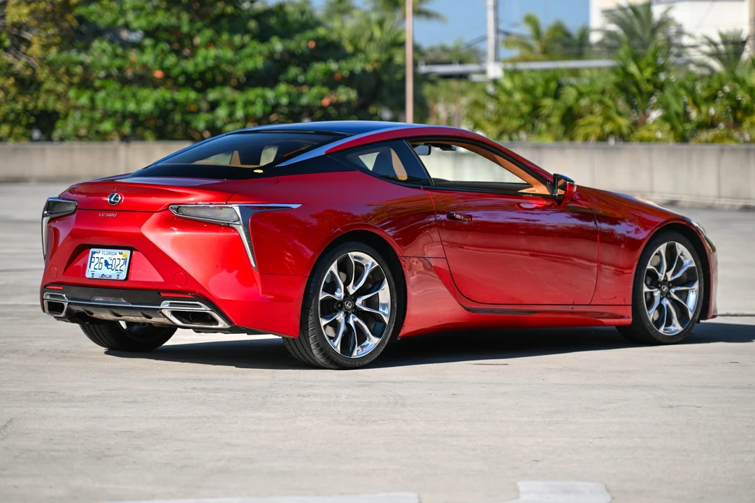 2018 Lexus LC - Image 19 of 31