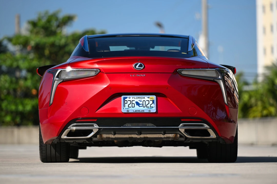 2018 Lexus LC - Image 24 of 31