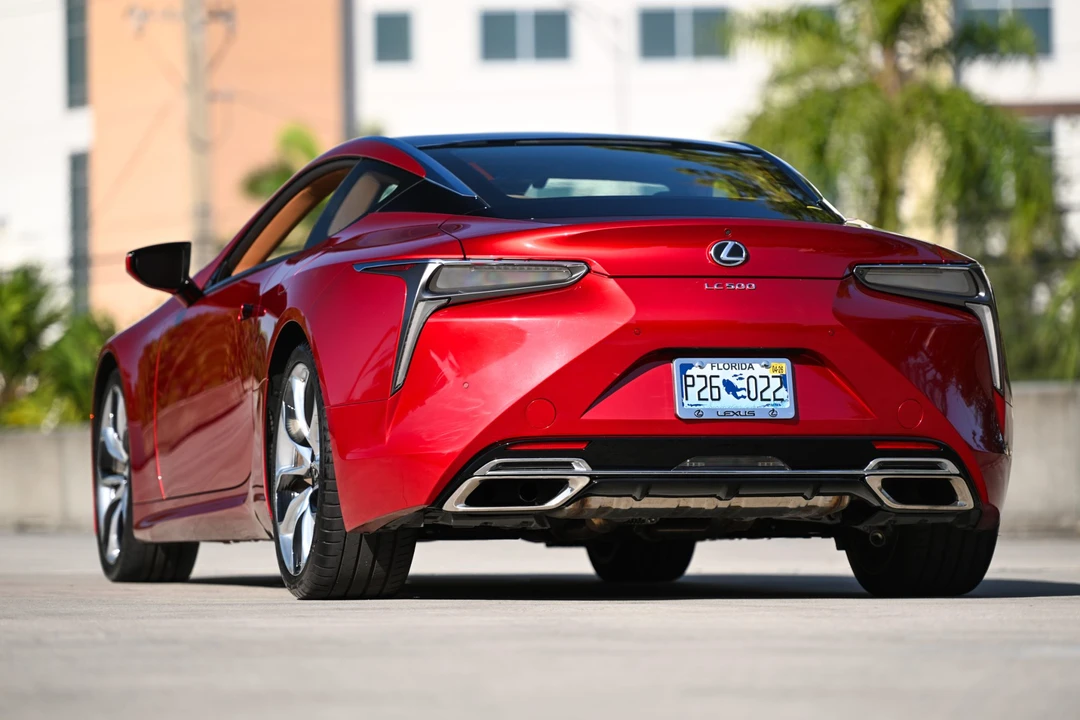 2018 Lexus LC - Image 25 of 31