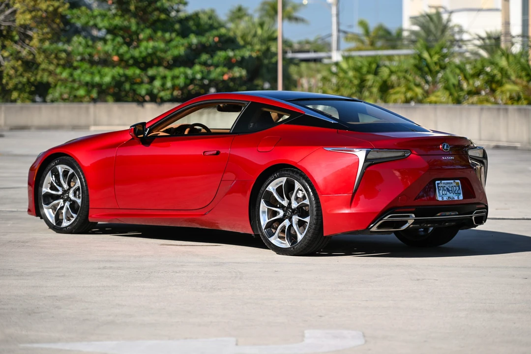 2018 Lexus LC - Image 27 of 31