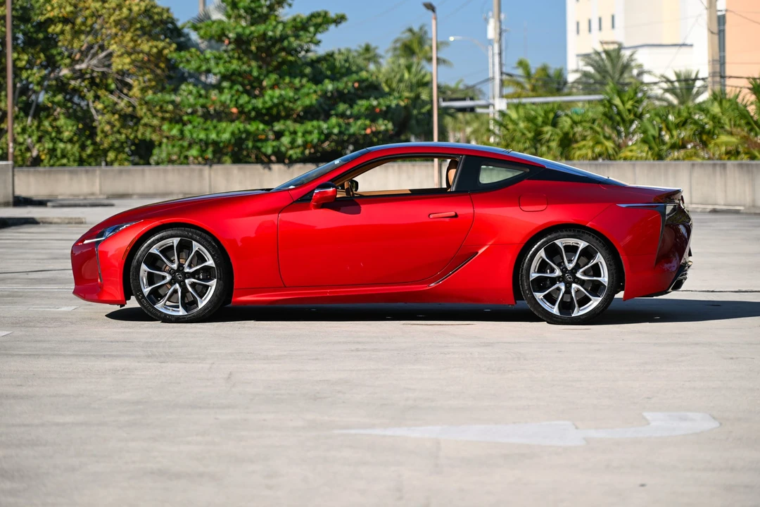 2018 Lexus LC - Image 30 of 31