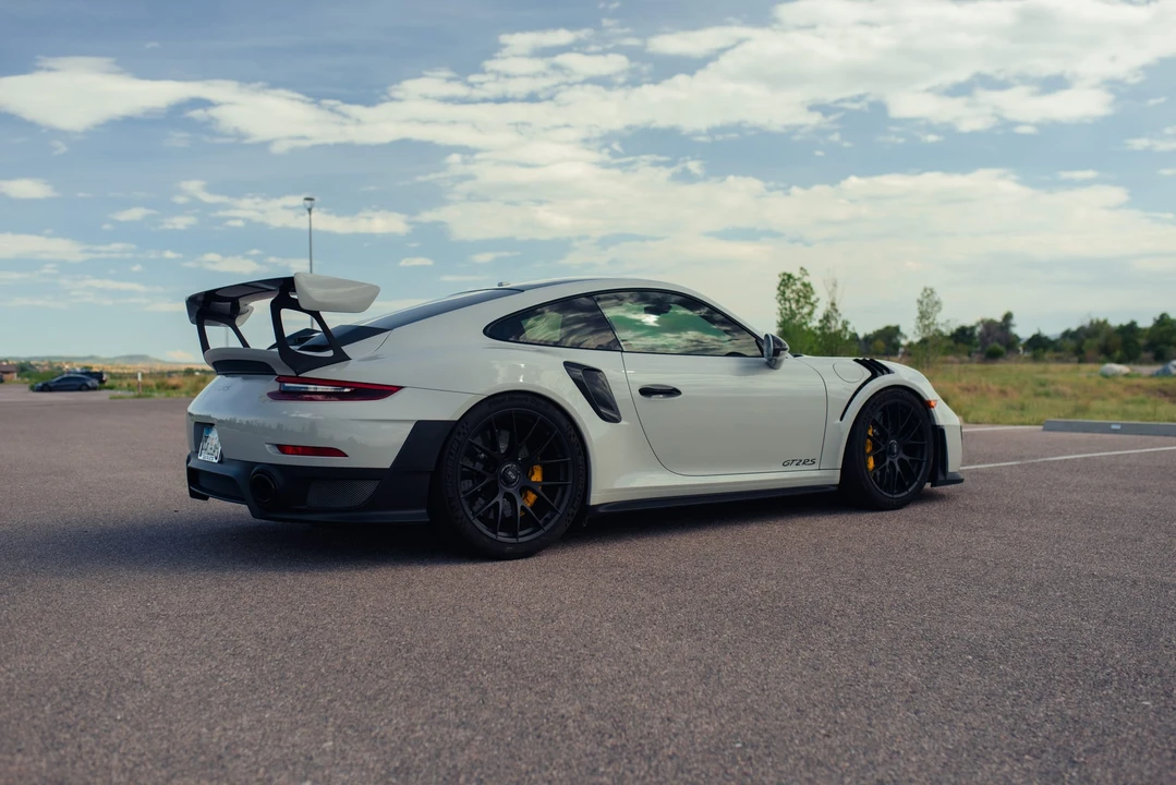 2018 Porsche 991 GT2 RS - Image 16 of 31
