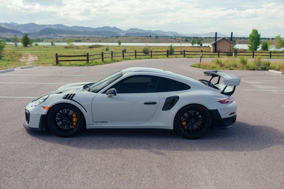 2018 Porsche 991 GT2 RS - Image 22 of 31