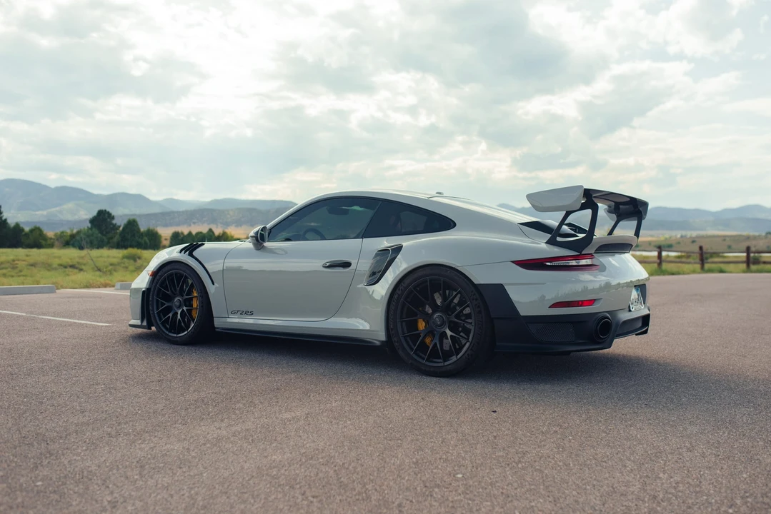 2018 Porsche 991 GT2 RS - Image 11 of 31